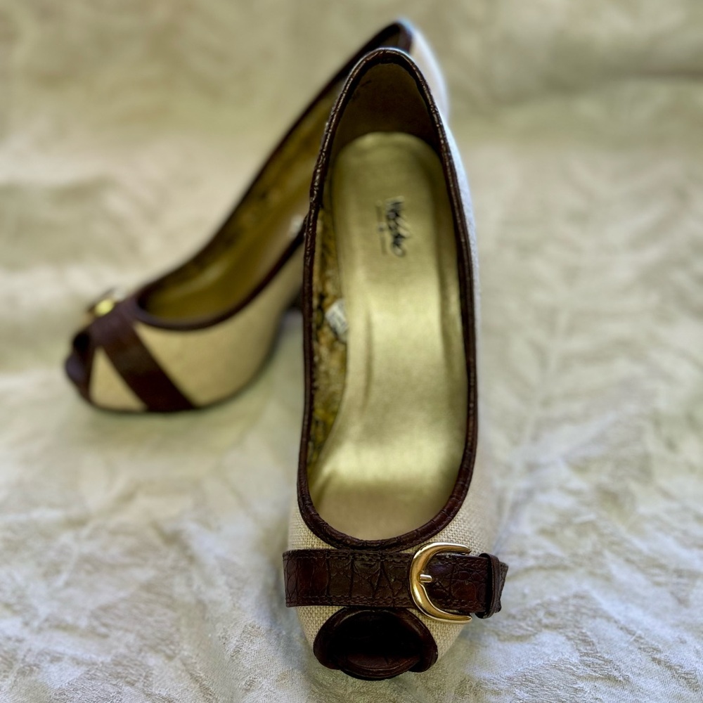 Mossimo Peep Toe Pumps size 6.5 - Picture 2 of 10